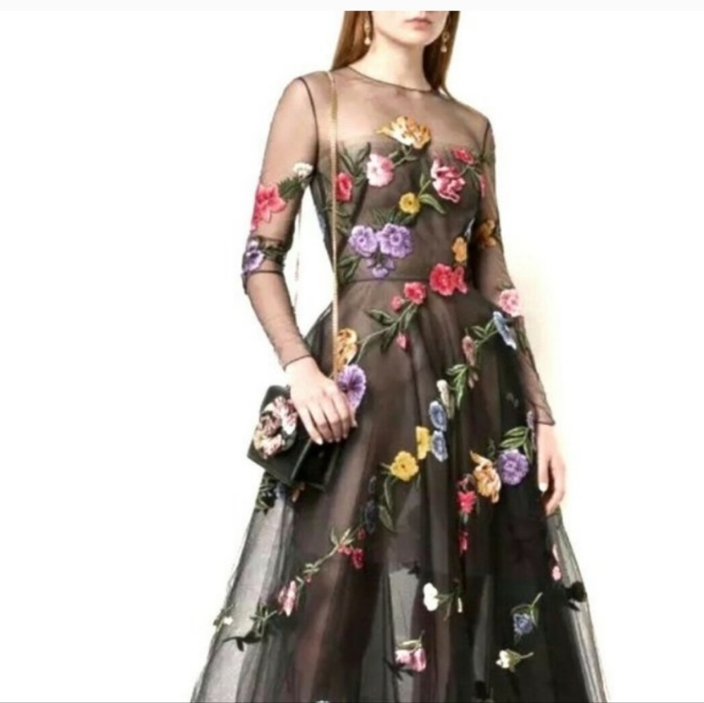 ♥️NWT  Embroidered 3D Flowers Lace, tule, Fully lined Dress. XL